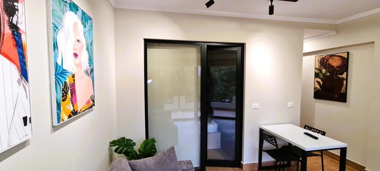 2V1 - Center Apartment 1 Tirana Extérieur photo
